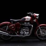 Royal-Enfield-Classic-500-Motorcycle-Red-Side