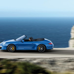Porsche-911-Carrera-4-GTS-Cabriolet-Side